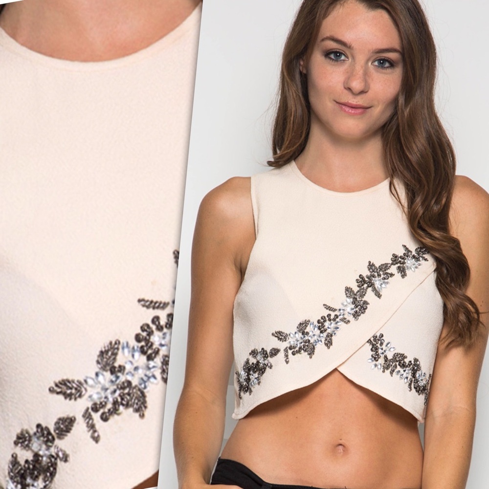 SLEEVELESS EMBELLISHED CROP TOP